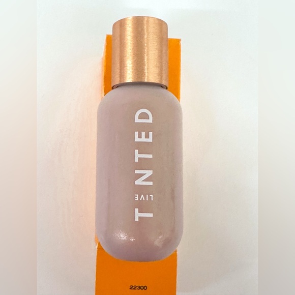 NWT Live Tinted Hueglow Jumbo Liquid Highlighter Drops in Color Dawn (Rose Gold) - Picture 5 of 13